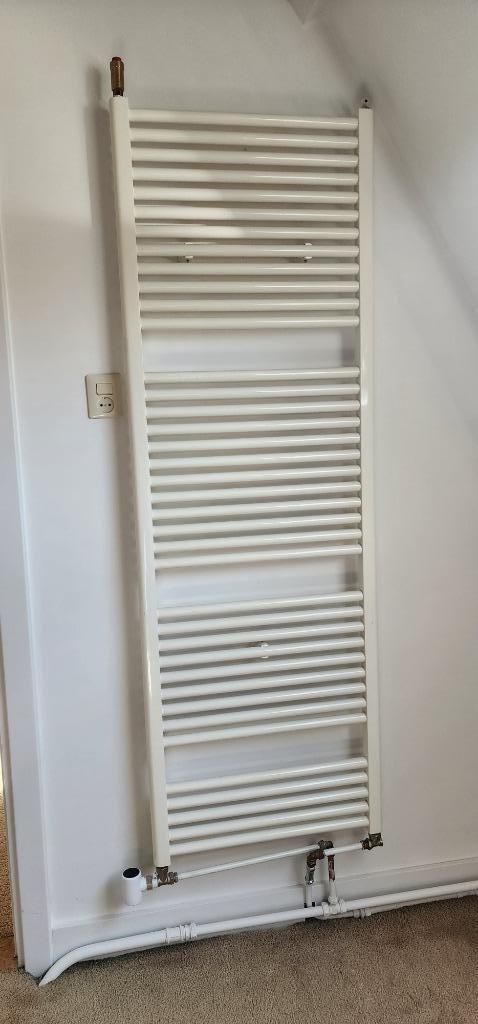Towel radiators 60cm x177 cms 9016 colour, Doe-het-zelf en Verbouw, Verwarming en Radiatoren, Gebruikt, Radiator, 800 watt of meer