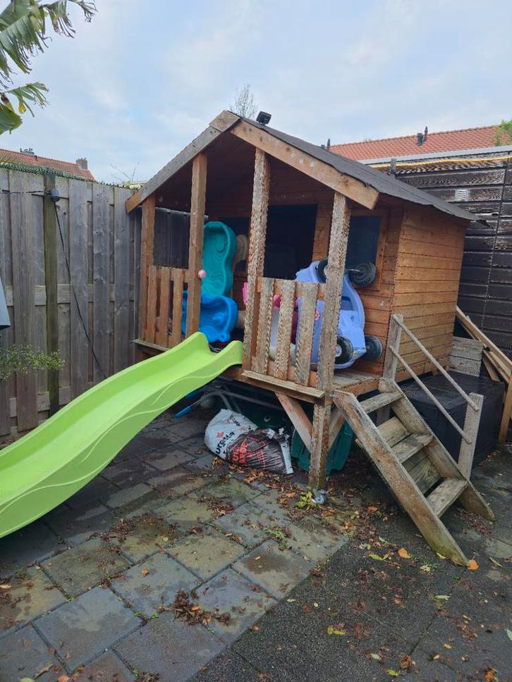 Leuk speelhuis met glijbaan, Kinderen en Baby's, Speelgoed | Buiten | Speeltoestellen, Gebruikt, Glijbaan, Ophalen