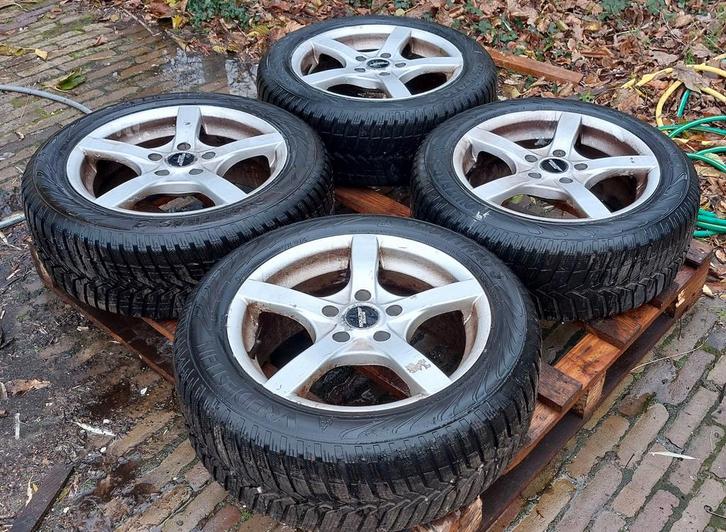 Vredestein Snowtrac 3 winterbanden 205/55 R16 - als nieuw, Auto-onderdelen, Banden en Velgen, Band(en), Winterbanden, 16 inch