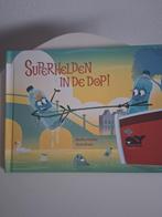Superhelden in de dop( boek), Ophalen of Verzenden, Zo goed als nieuw, Fictie algemeen