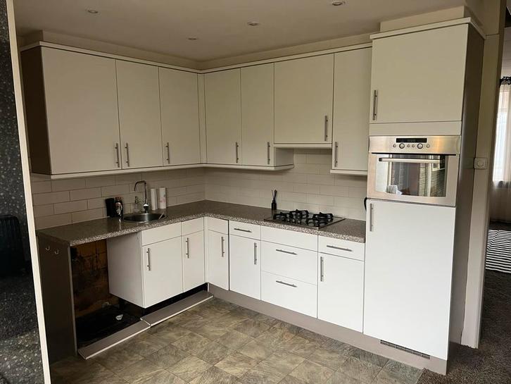 Complete hoekkeuken met apparatuur, Huis en Inrichting, Keuken | Complete keukens, Gebruikt, Hoekkeuken, Wit, Kunststof, Hoogglans of Gelakt