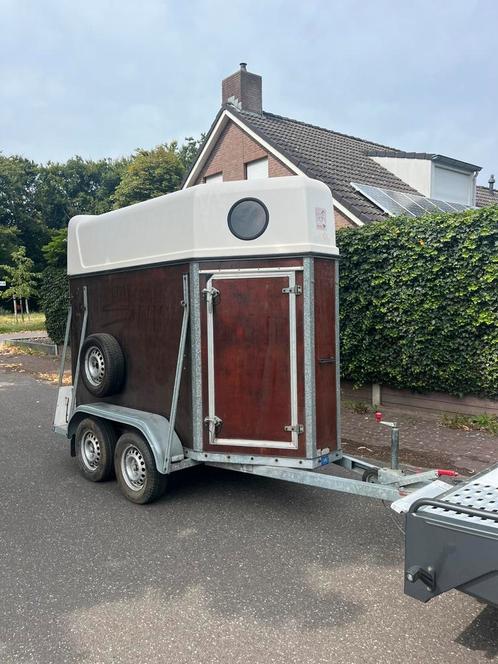 Sluis anderhalf paards trailer Geschikt voor B-rijbewijs, Dieren en Toebehoren, Paarden en Pony's | Trailers en Aanhangwagens