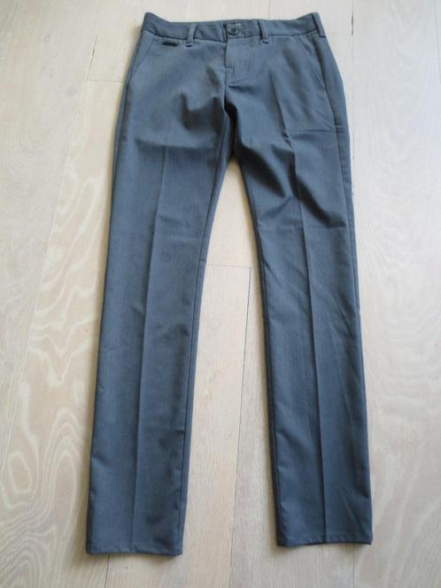 Guess donker grijze broek / chino maat 28 (46), Kleding | Heren, Broeken en Pantalons, Zo goed als nieuw, Maat 46 (S) of kleiner