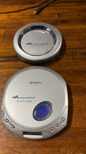 Twee Sony walkmans cd spelers portable beschikbaar voor biedingen