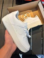Nike air force 1 sage low triple white ‘maat 42’, Kleding | Dames, Schoenen, J, Wit, Nike, Nieuw