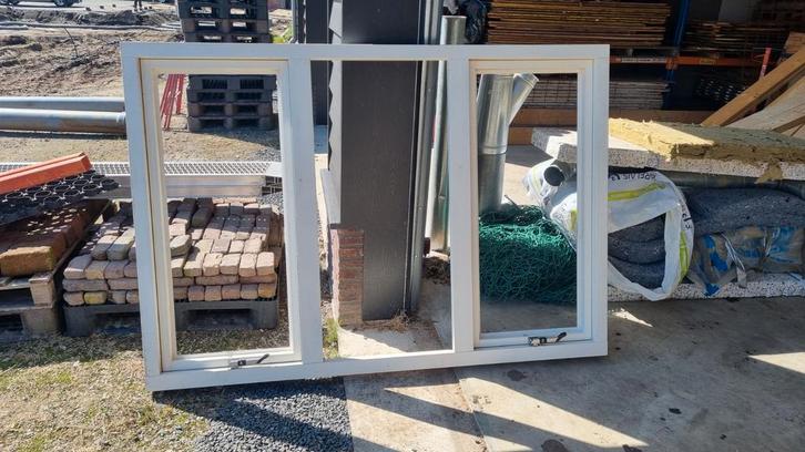 Nieuw Meranti  kozijn 145x209,5cm incl glas/ roosters, Doe-het-zelf en Verbouw, Kozijnen en Schuifpuien, Nieuw, Raamkozijn, Hout