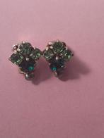 Vintage oorknopjes met facetgesl. steentjes + perfecte clips, Met kristal, Verzenden, Knopjes of Stekers, Groen