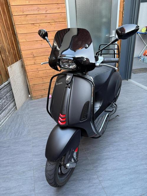 Vespa Sprint Mat Zwart – Goed onderhouden., Fietsen en Brommers, Scooters | Vespa, Zo goed als nieuw, Vespa S, Maximaal 25 km/u