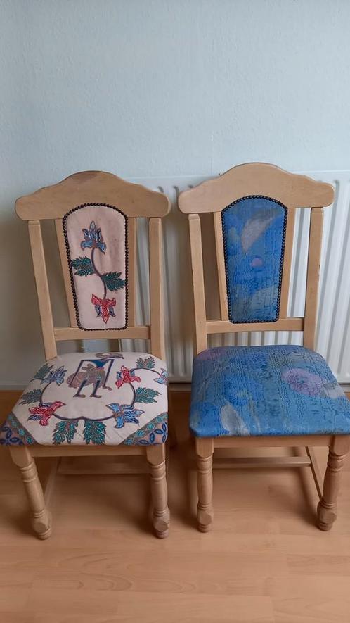 2 Blank eiken stoelen, Huis en Inrichting, Stoelen, Gebruikt, Stof, Blauw, Ophalen