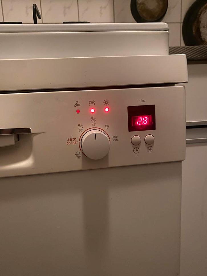 Vaatwasser defect - onderdelen of reparatie, Witgoed en Apparatuur, Vaatwasmachines, Niet werkend, Vrijstaand, 85 tot 90 cm, 60 cm of meer