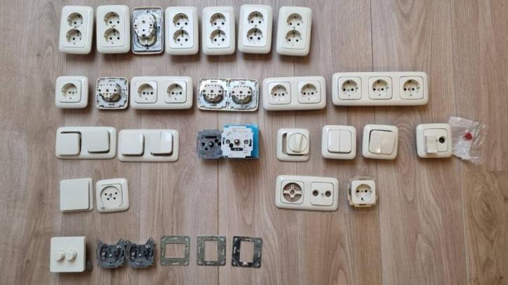 Busch-Jaeger Standaard SI schakelmateriaal, Doe-het-zelf en Verbouw, Elektra en Kabels, Gebruikt, Schakelaar, Ophalen