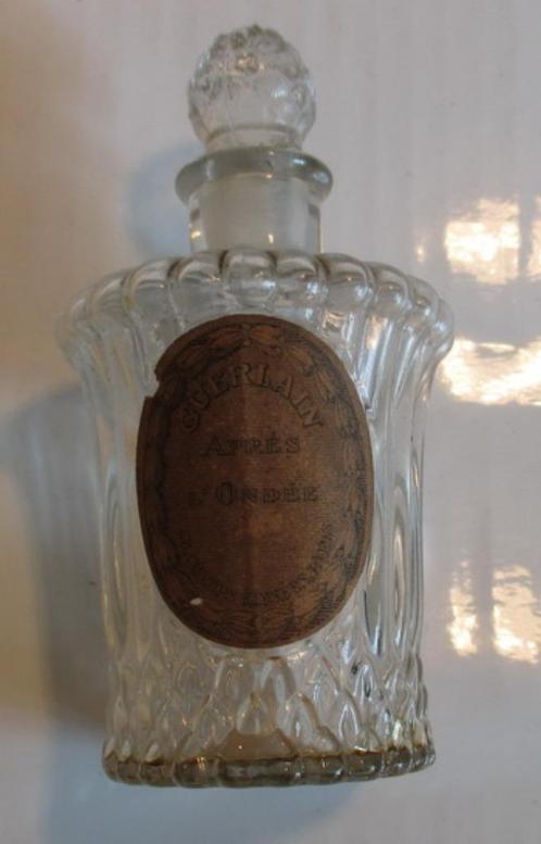 antiek kristallen parfumflesje " Guerlain Apres l'Ondée ", Antiek en Kunst, Curiosa en Brocante, Verzenden