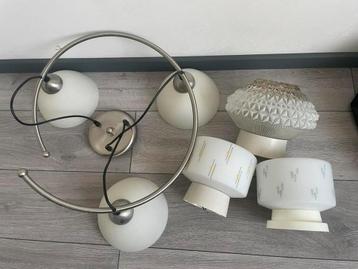 Gratis lampen beschikbaar voor biedingen