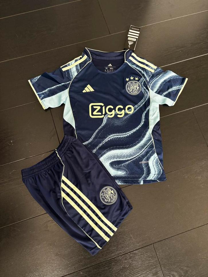 Sinterklaas tip!! Ajax voetbaltenue, Sport en Fitness, Voetbal, Nieuw, Set, Maat XS of kleiner, Ophalen of Verzenden