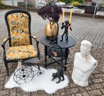 Mooie fauteuile opnieuw gestoffeerd  beschikbaar voor biedingen