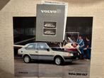 Brochure Volvo 340/360 + poster 360GLT 1985, Ophalen of Verzenden, Gelezen, Volvo