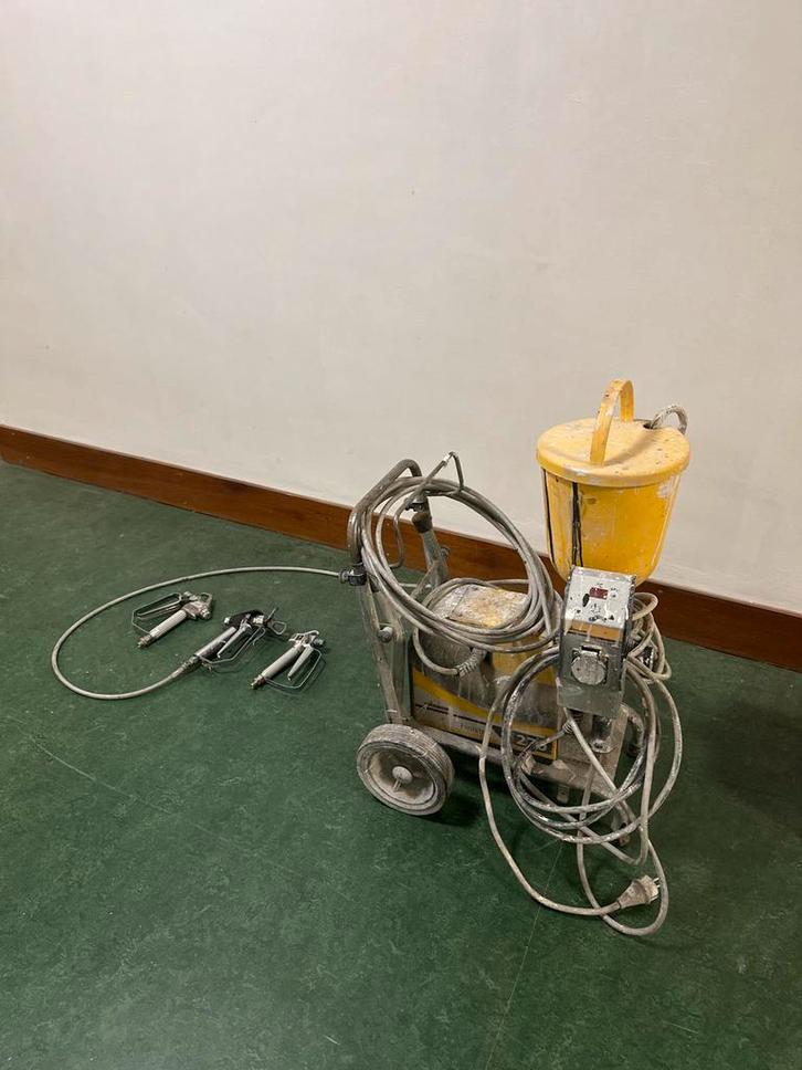 Wagner 270 Finish Airless Spuitapparaat met 3 Pistolen, Doe-het-zelf en Verbouw, Schildersmaterialen, Gebruikt, Ophalen