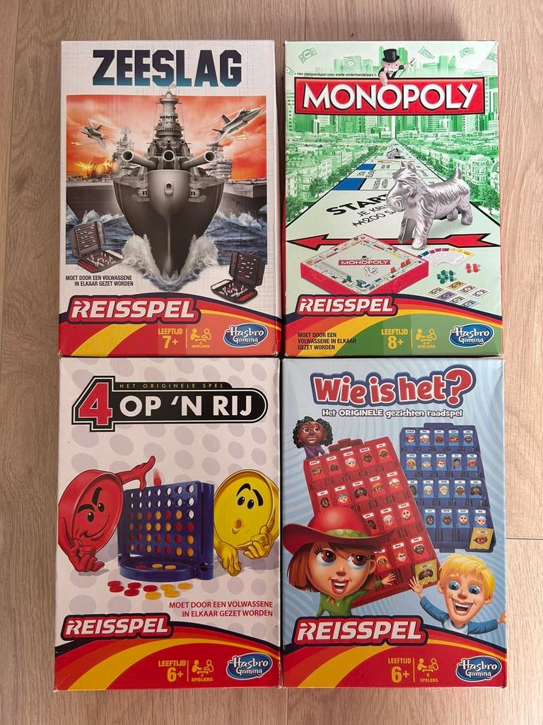Hasbro reisspellen: monopoly, zeeslag, wie is het, 4 op rij, Ophalen of Verzenden, Zo goed als nieuw, Reisspel