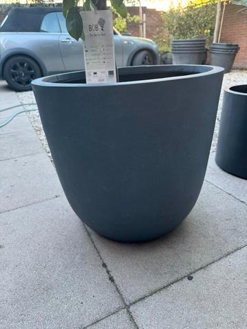 Prachtige nieuwe ronde plantenbakken, bloembakken. 6 stuks. beschikbaar voor biedingen