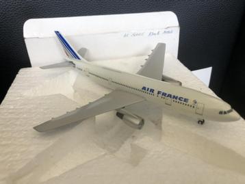 Vliegtuigmodel Airbus A300B Air France metaal beschikbaar voor biedingen