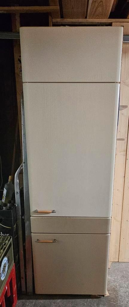 Grote inbouwkoelkast / vrieskast, Witgoed en Apparatuur, Koelkasten en IJskasten, Zo goed als nieuw, Met aparte vriezer, 200 liter of meer