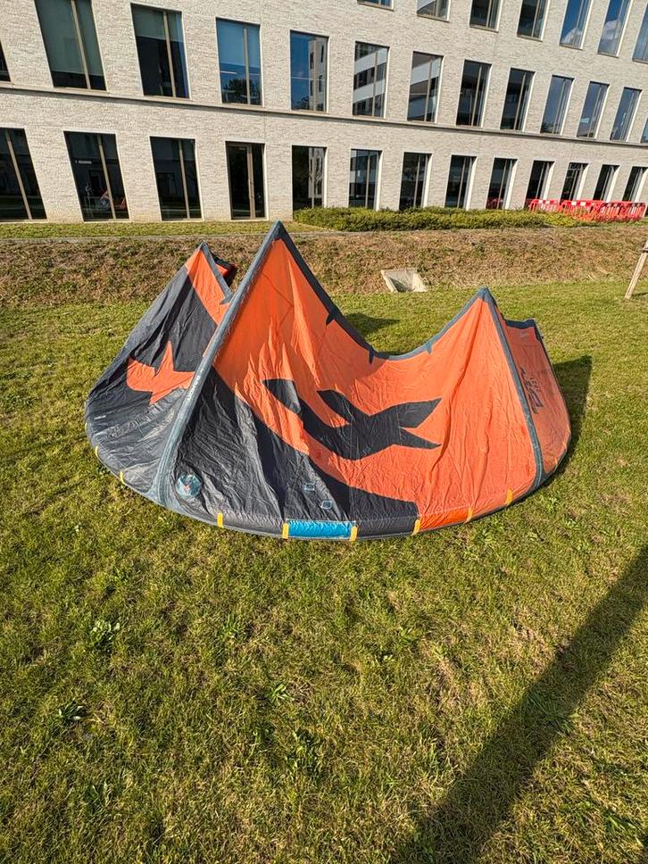 F-One Bandit 9m 2021 - Gerepareerd, perfecte beginnerskite, Watersport en Boten, Kitesurfen, Gebruikt, Kite, 9 m², Geen board