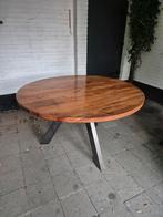 Ronde houten tafel met stalen poot - 135cm, Huis en Inrichting, Tafels | Eettafels, Ophalen, Gebruikt, Rond, Vijf personen of meer