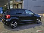 Volkswagen Polo 1.0 TSI BlueMotion Camera/Stoelverwarming/Su, Voorwielaandrijving, Stof, 95 pk, Zwart