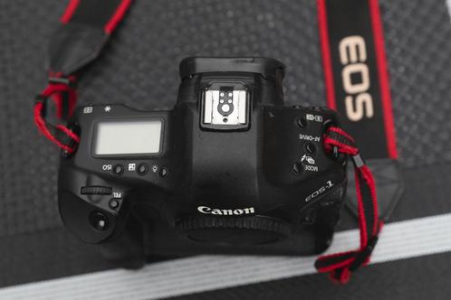 Te koop Canon EOS 1 mark IV met 3 accu,s en acculader, Audio, Tv en Foto, Fotocamera's Digitaal, Zo goed als nieuw, Spiegelreflex