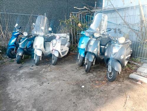 Partij van 7 stuks 4x zonder 3x met kenteken ziet foto, Fietsen en Brommers, Scooters | Overige merken, Gebruikt, Ophalen