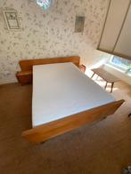 Vintage houten tweepersoonsbed met nachtkastjes, Huis en Inrichting, Slaapkamer | Bedden, Ophalen, Gebruikt, Bruin, Tweepersoons