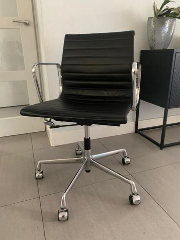 Vitra eames ea117 bureaustoel leer / chroom beschikbaar voor biedingen