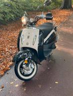 Klassieke BTC snor  scooter - Oldtimer look!, Fietsen en Brommers, Ophalen, Benzine, Overige merken