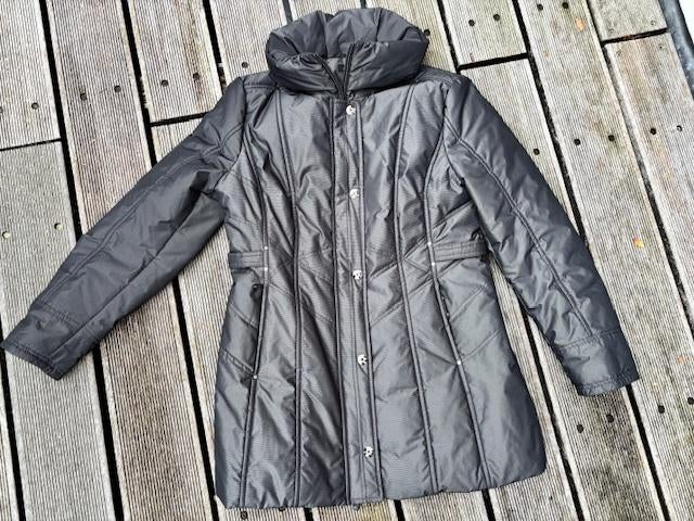 Zwarte winterjas Witteveen maat 38, Kleding | Dames, Jassen | Winter, Maat 38/40 (M), Zwart, Ophalen of Verzenden, Zo goed als nieuw