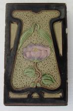 uitzonderlijke art nouveau tegels bloemen vr kachel, Ophalen