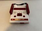 Nintendo Famicom omgebouwd naar USB en AV, Spelcomputers en Games, Ophalen of Verzenden, Refurbished, Met 2 controllers