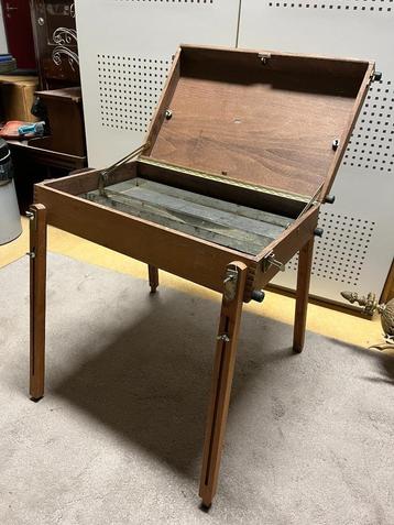 Antiek schilders tafeltje inklapbaar beschikbaar voor biedingen