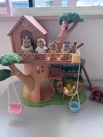 Sylvanian Families Boomhuis Compleet + Eekhoornfamilie beschikbaar voor biedingen
