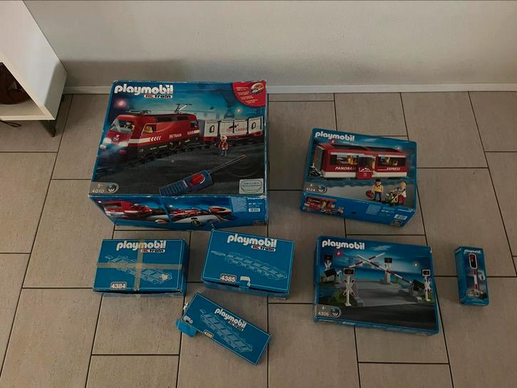 Playmobil trein, wagons, rails, overgang en station, Kinderen en Baby's, Speelgoed | Playmobil, Gebruikt, Ophalen