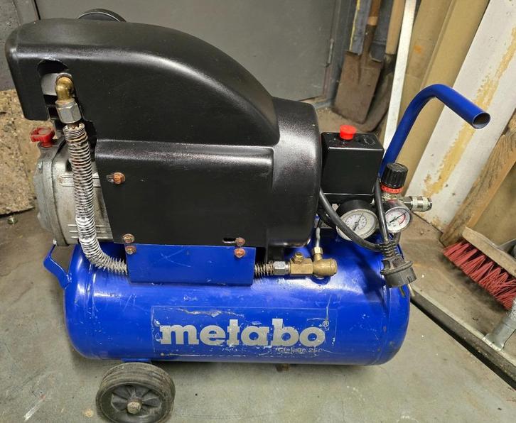 Te koop; Metabo Compressor 24L, Doe-het-zelf en Verbouw, Compressors, Gebruikt, 6 tot 10 bar, Minder dan 25 liter, 200 tot 400 liter/min