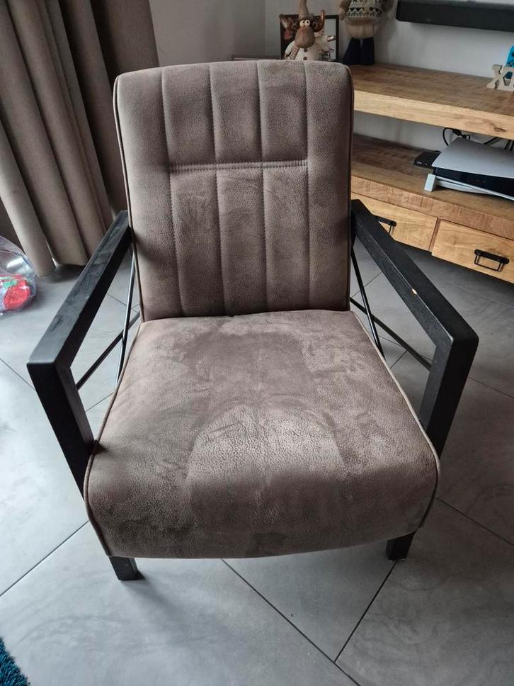 Mooie kamerstoel - juli 2022, Huis en Inrichting, Fauteuils, Gebruikt, Metaal, Stof, 50 tot 75 cm, 75 tot 100 cm, Ophalen