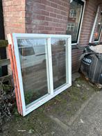 Hardhouten Kozijn met 2 ramen dubbelglas, Doe-het-zelf en Verbouw, Kozijnen en Schuifpuien, Gebruikt, Raamkozijn, Inclusief glas