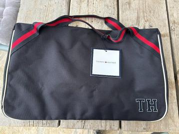 Tommy Hilfiger reistas/sporttas  beschikbaar voor biedingen