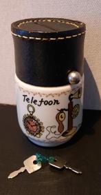 Vintage telefoon spaarpot, Verzamelen, Spaarpotten, Overige thema's, Zo goed als nieuw, Steen, Aardewerk of Keramiek, Ophalen