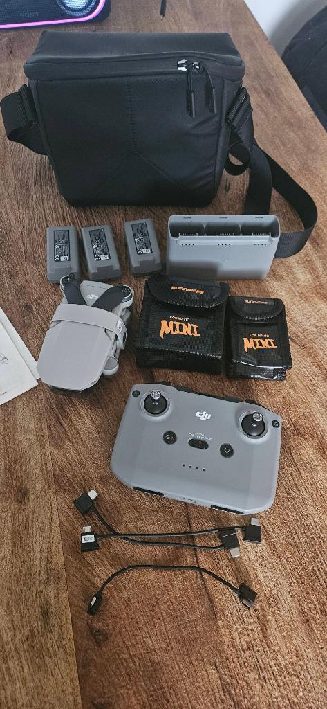 DJI Mini 2SE Fly combo, Audio, Tv en Foto, Drones, Zo goed als nieuw, Drone met camera, Ophalen of Verzenden