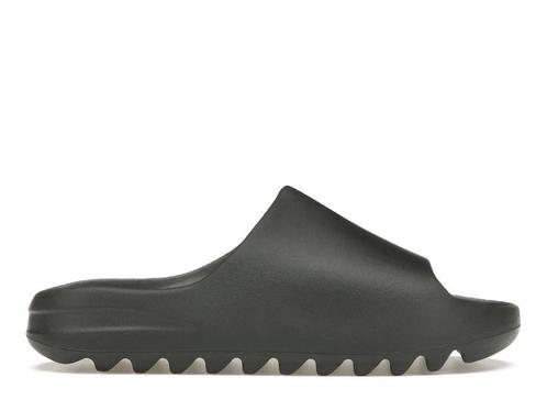 Yeezy slide dark onyx Maten: 37-38-39-40.5-47 | Nieuw, Kleding | Heren, Schoenen, Nieuw, Slippers, Zwart, Ophalen of Verzenden