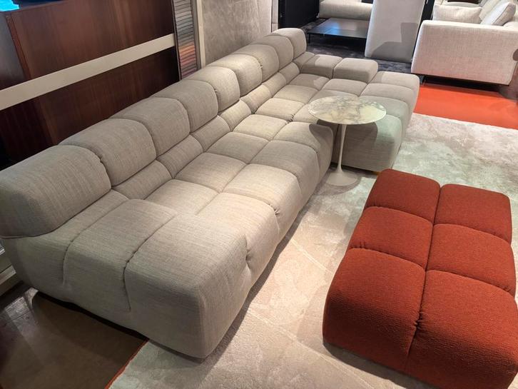 B&B Italia Tufty Time Hoekbank in stof cat.A Astro showmodel, Huis en Inrichting, Banken | Voetenbanken en Poefen, Nieuw, 125 cm of meer