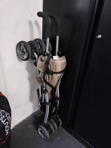 Kinderbuggy met makkelijk in- en uitklap systeem beschikbaar voor biedingen