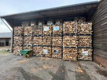Droog haardhout. beschikbaar voor biedingen