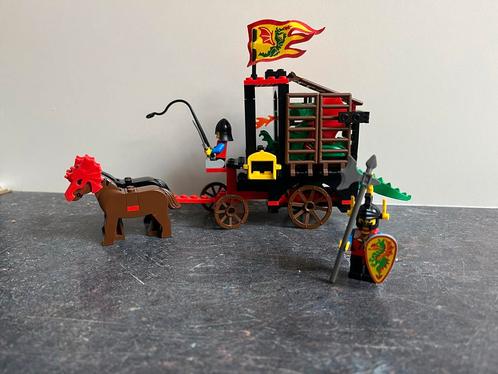 Lego 6056 Dragon Wagon, Kinderen en Baby's, Speelgoed | Duplo en Lego, Zo goed als nieuw, Lego, Complete set, Ophalen of Verzenden